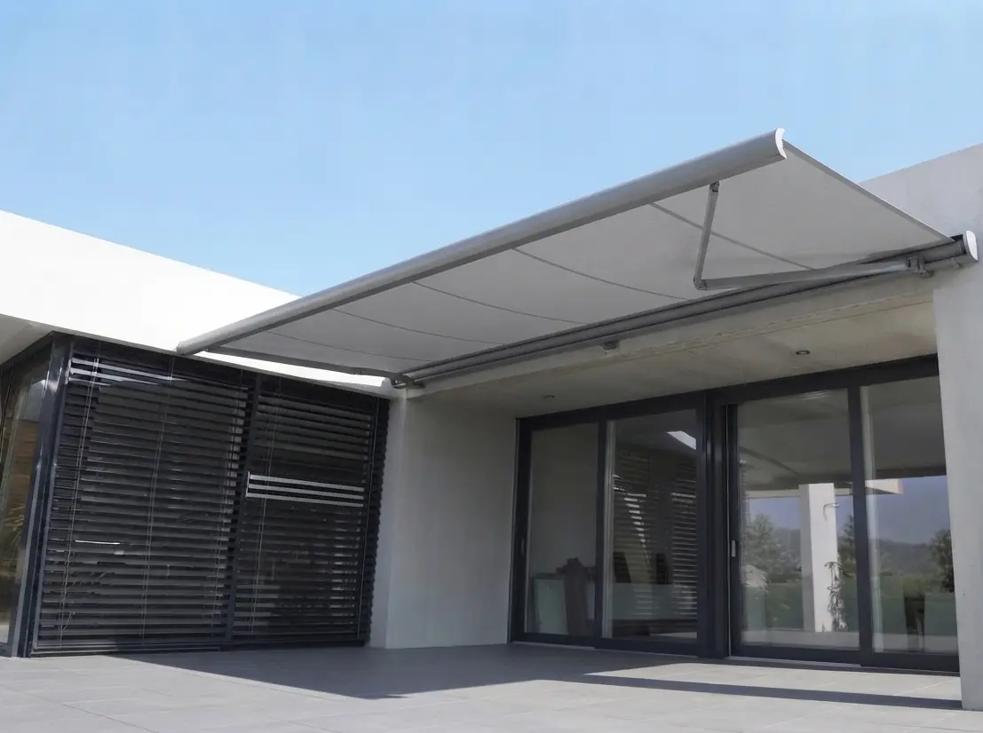 Toldo motorizado instalado en Barberà — proyecto 5