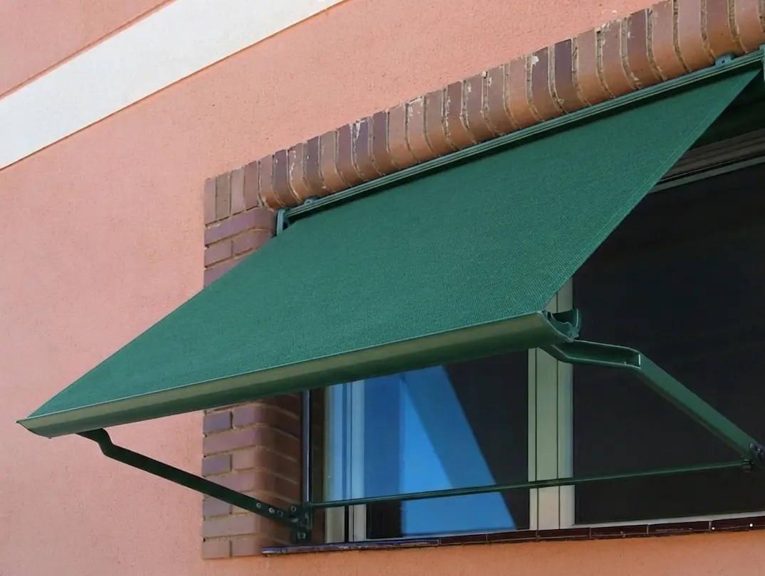 Toldos para balcón instalados en Barberà